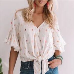 2 women’s summer tops white textured flowy ruffle sleeves and red oversize